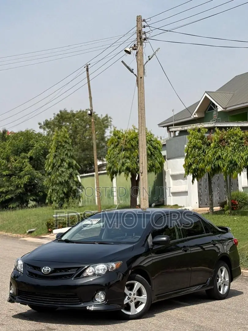 Toyota Corolla S 4dr Sedan (1.8L 4cyl 4A) 2013 Black