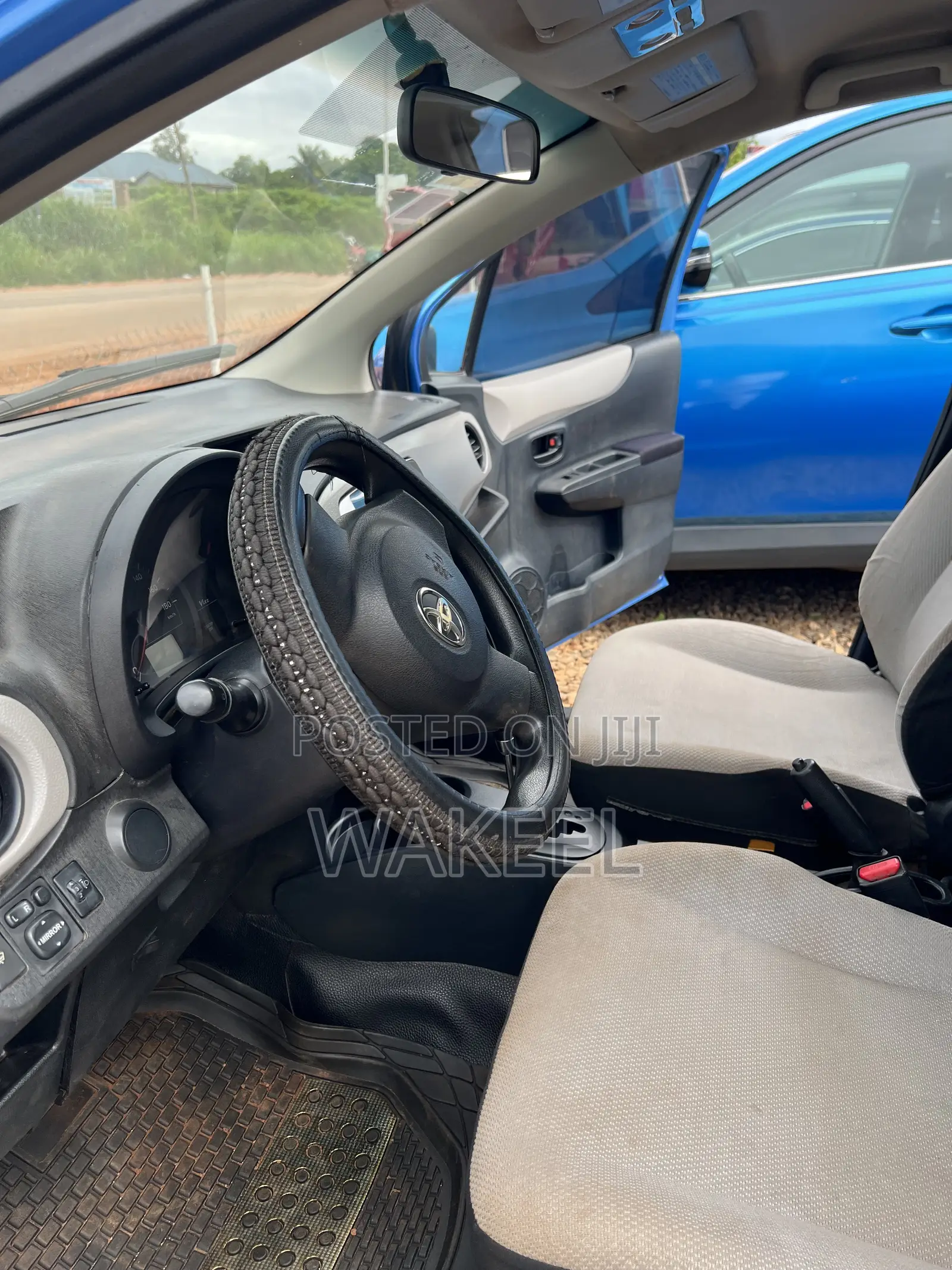 Toyota Vitz 1.5 FWD 5dr 2012 Blue