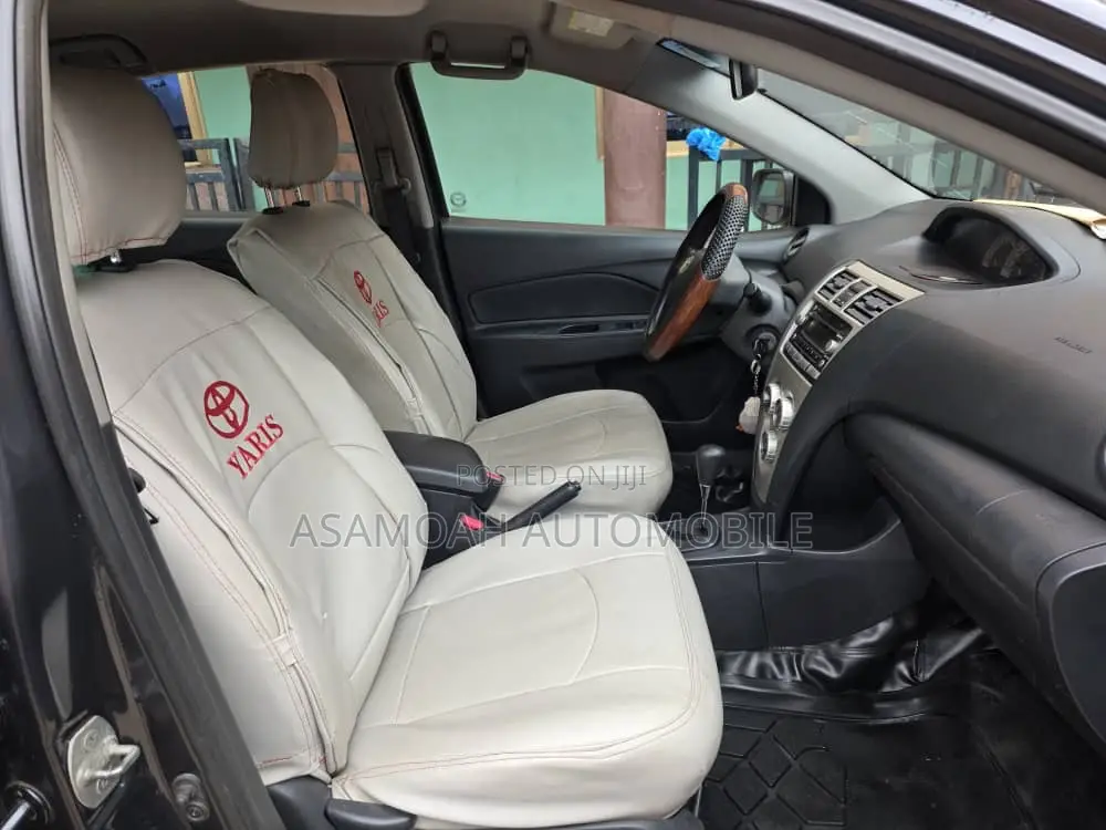 Toyota Yaris 2008 Gray