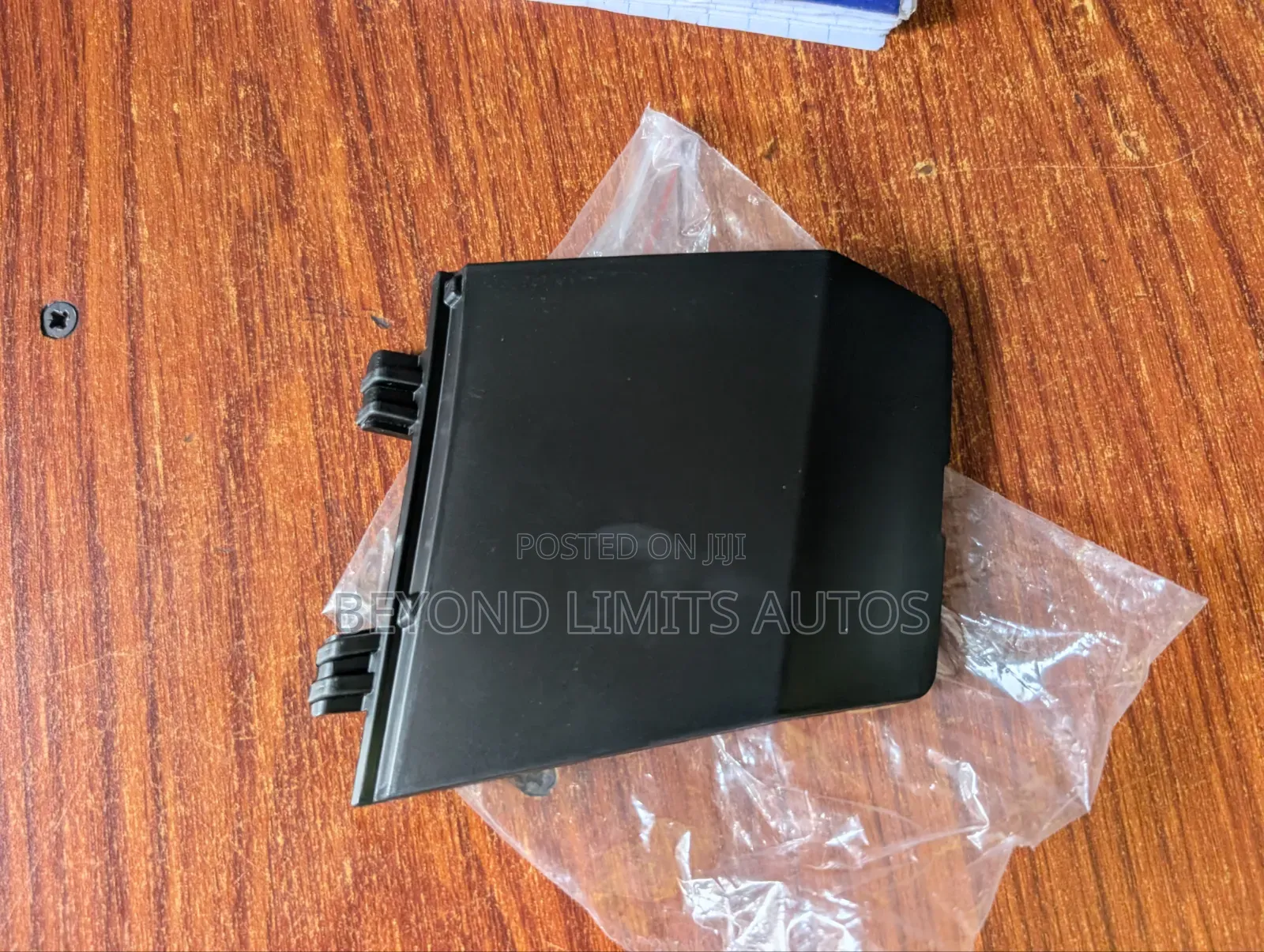 Mitsubishi Outlander 2022,2023,2024 Towing Cover