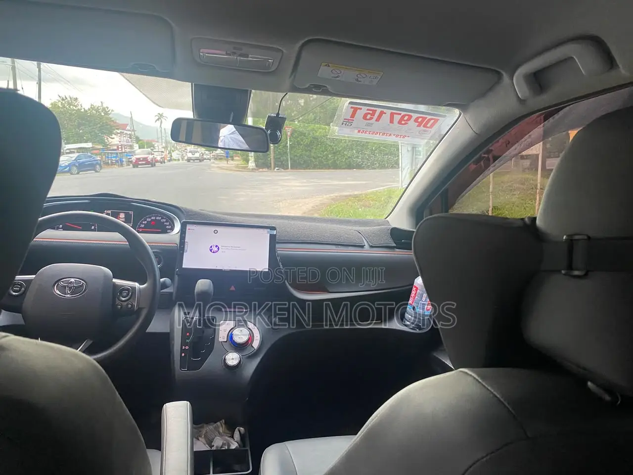 Toyota Sienta 2024