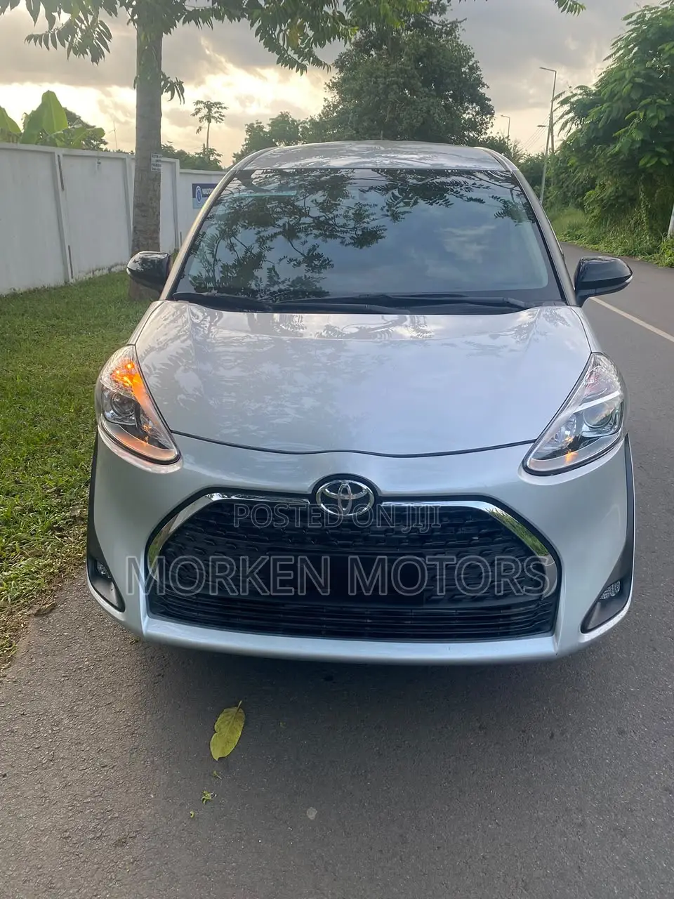 Toyota Sienta 2024