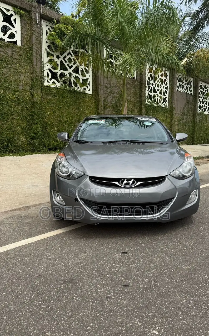 Hyundai Elantra GLS Sedan FWD (1.8L 4cyl 6A) 2013 Gray