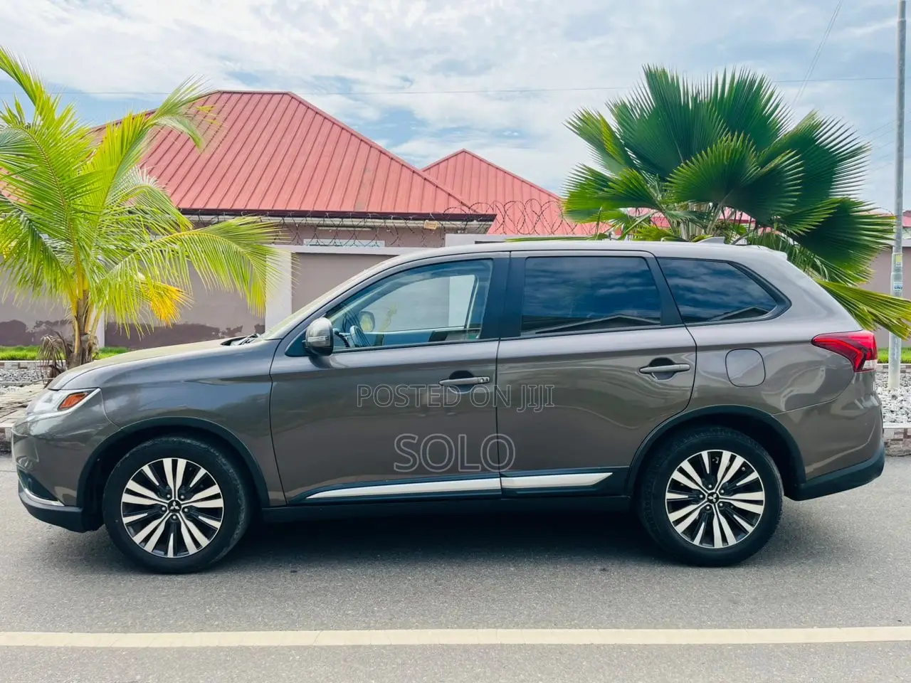 Mitsubishi Outlander SE FWD 2019 Brown