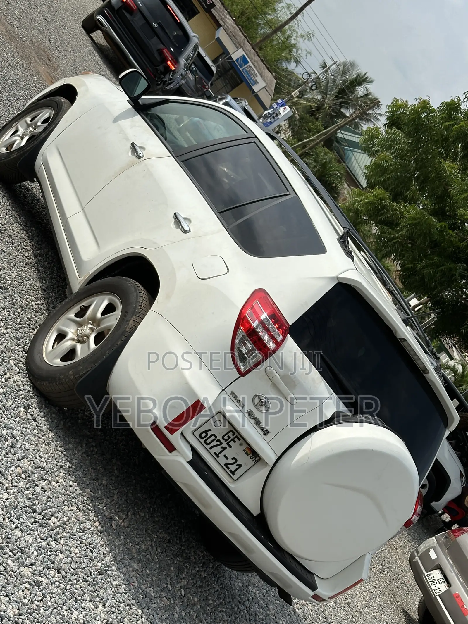 Toyota RAV4 2010 White