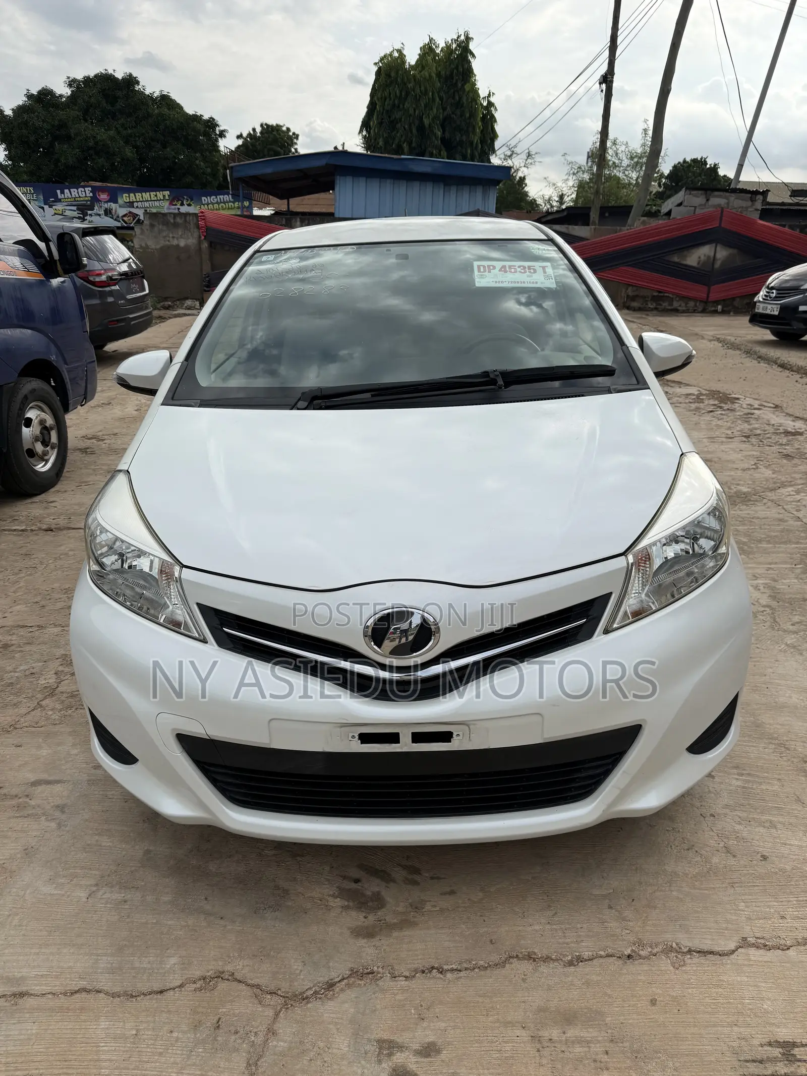 Toyota Vitz 1.3 FWD 3dr 2011 White