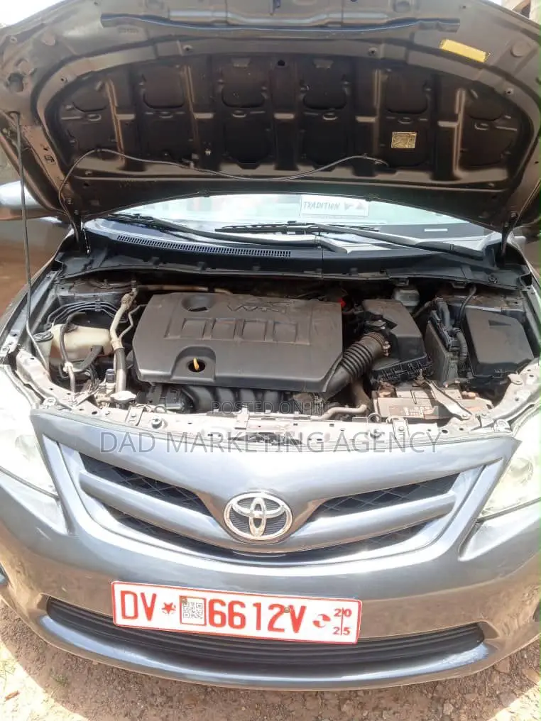 Toyota Corolla LE 4dr Sedan (1.8L 4cyl 4A) 2012 Gray