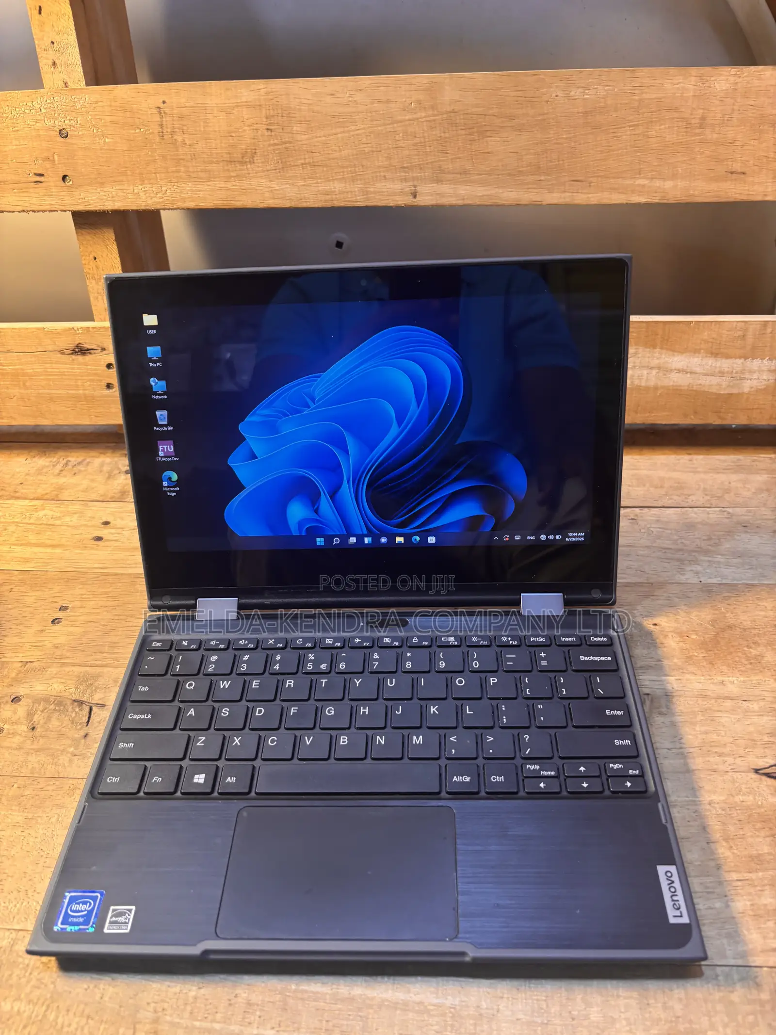 Laptop Lenovo 300e 4GB Intel SSD 128GB