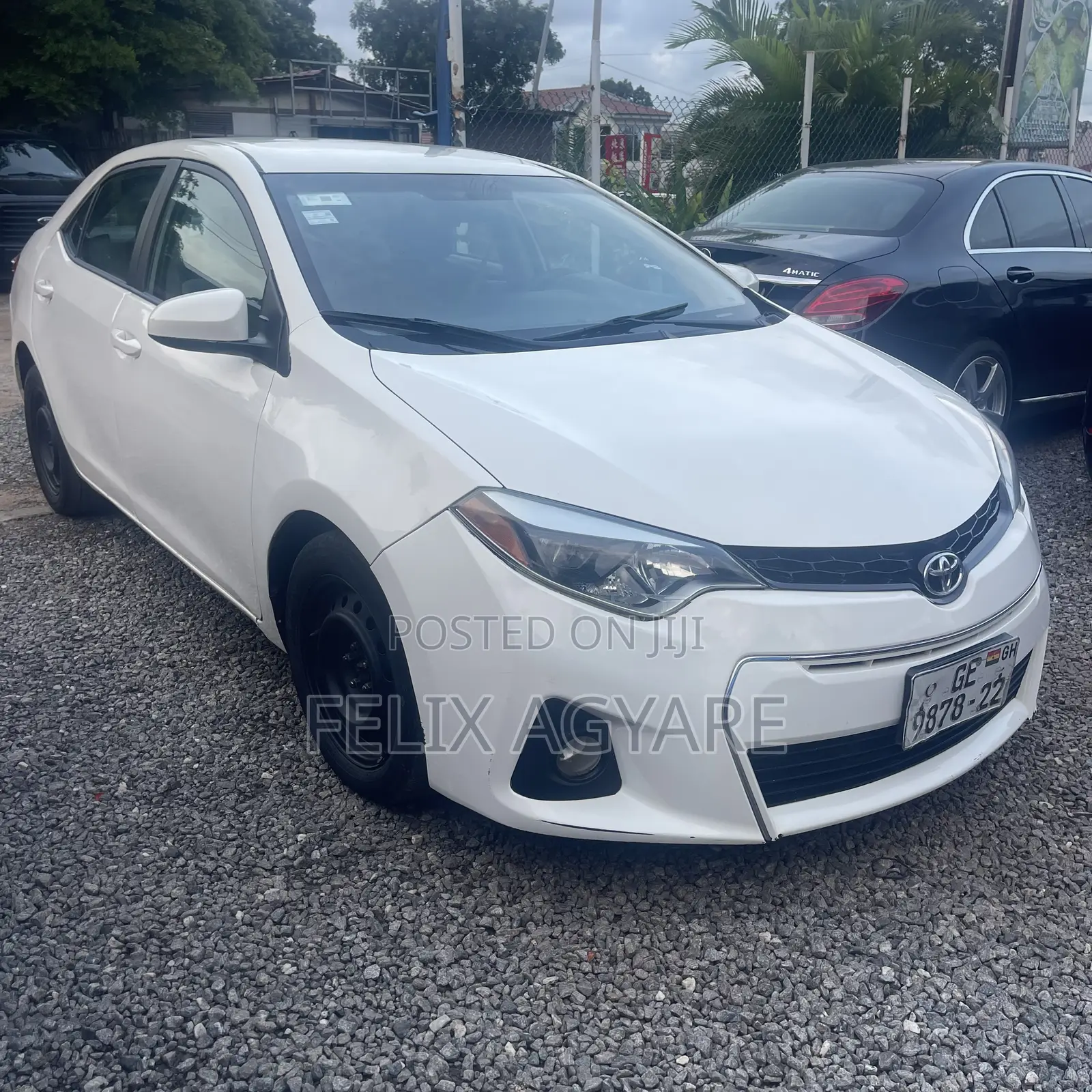 Toyota Corolla LE 4dr Sedan (1.8L 4cyl CVT) 2015 White