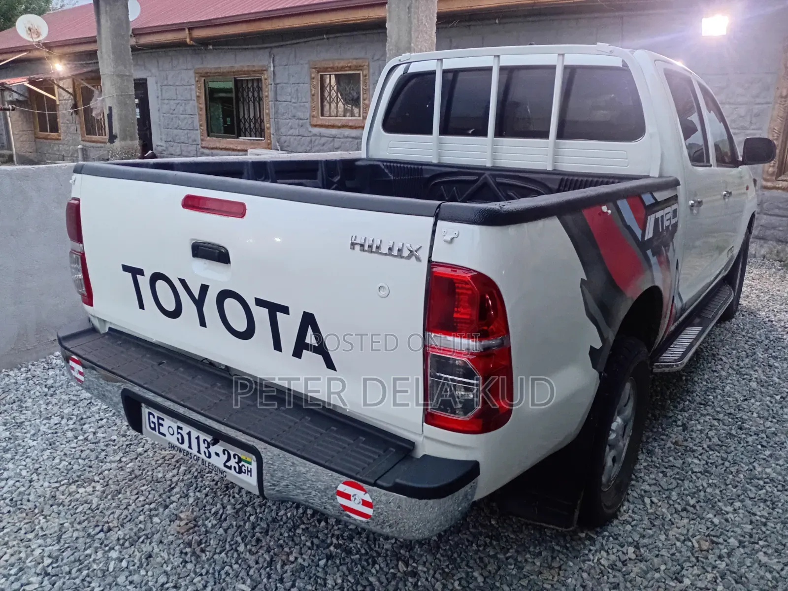 Toyota Hilux 2012 White