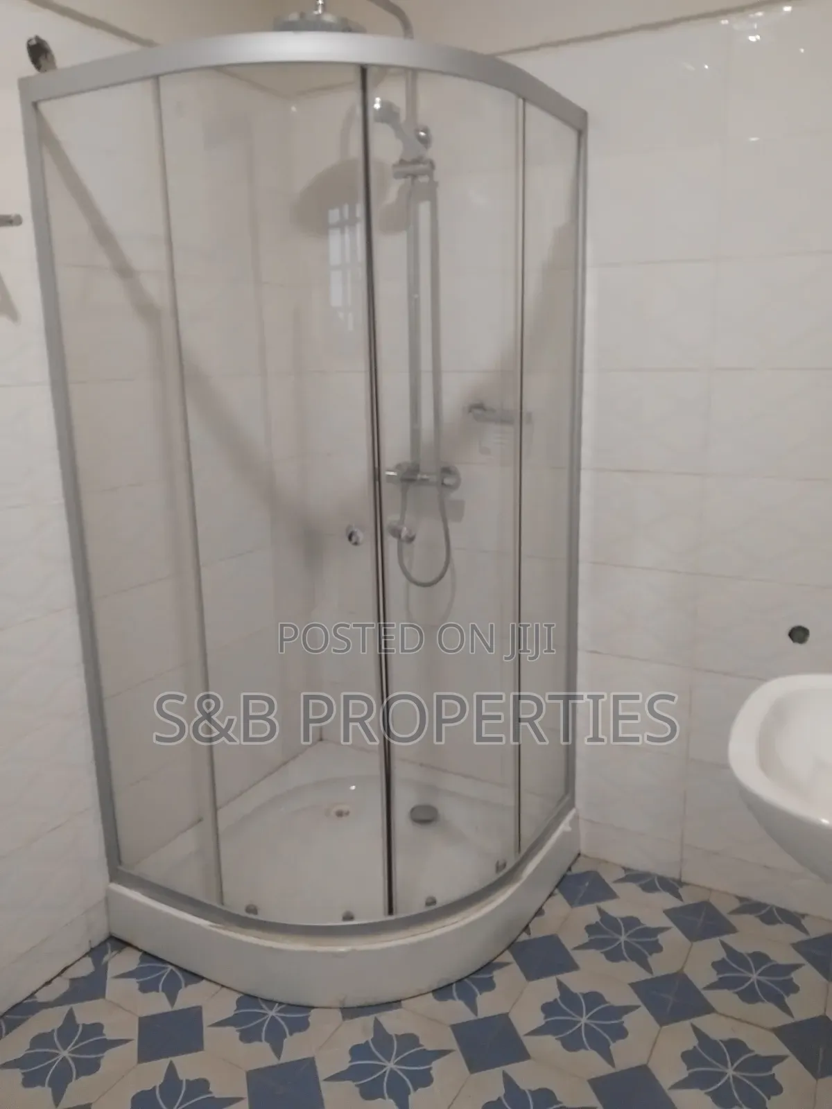 4bdrm Apartment in ECOMOG for rent
