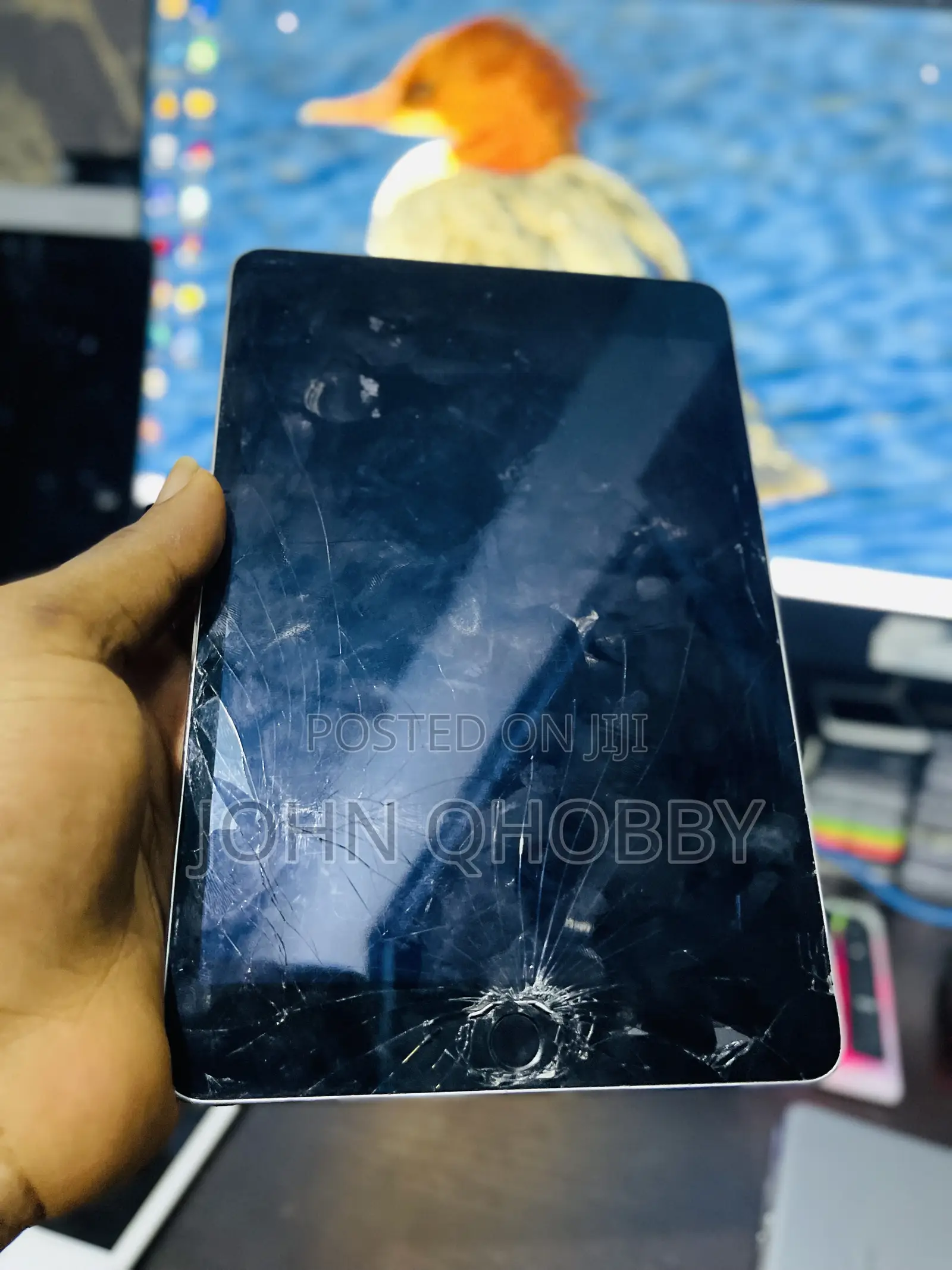 Apple iPad mini 4 128 GB Gray