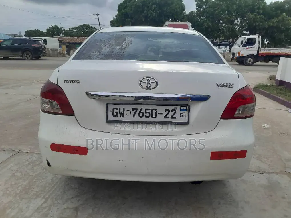 Toyota Yaris 1.5 Sedan 2008 White