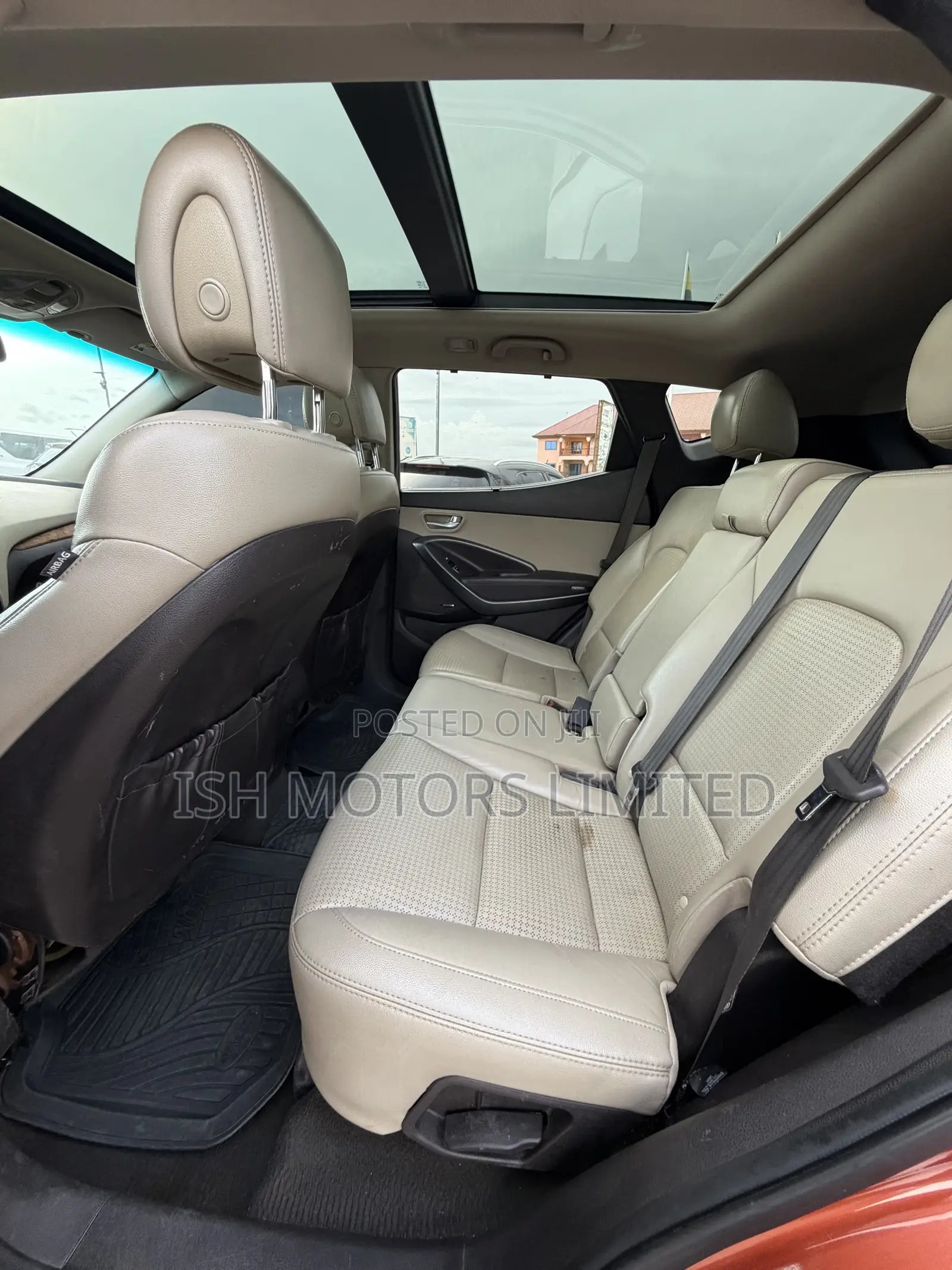 Hyundai Santa Fe Limited 4dr SUV AWD 2015 Brown