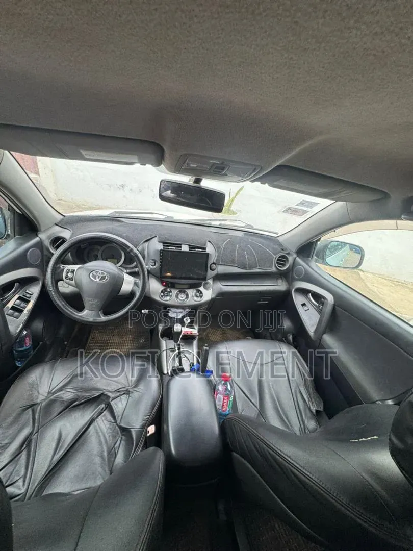 Toyota RAV4 2011 White