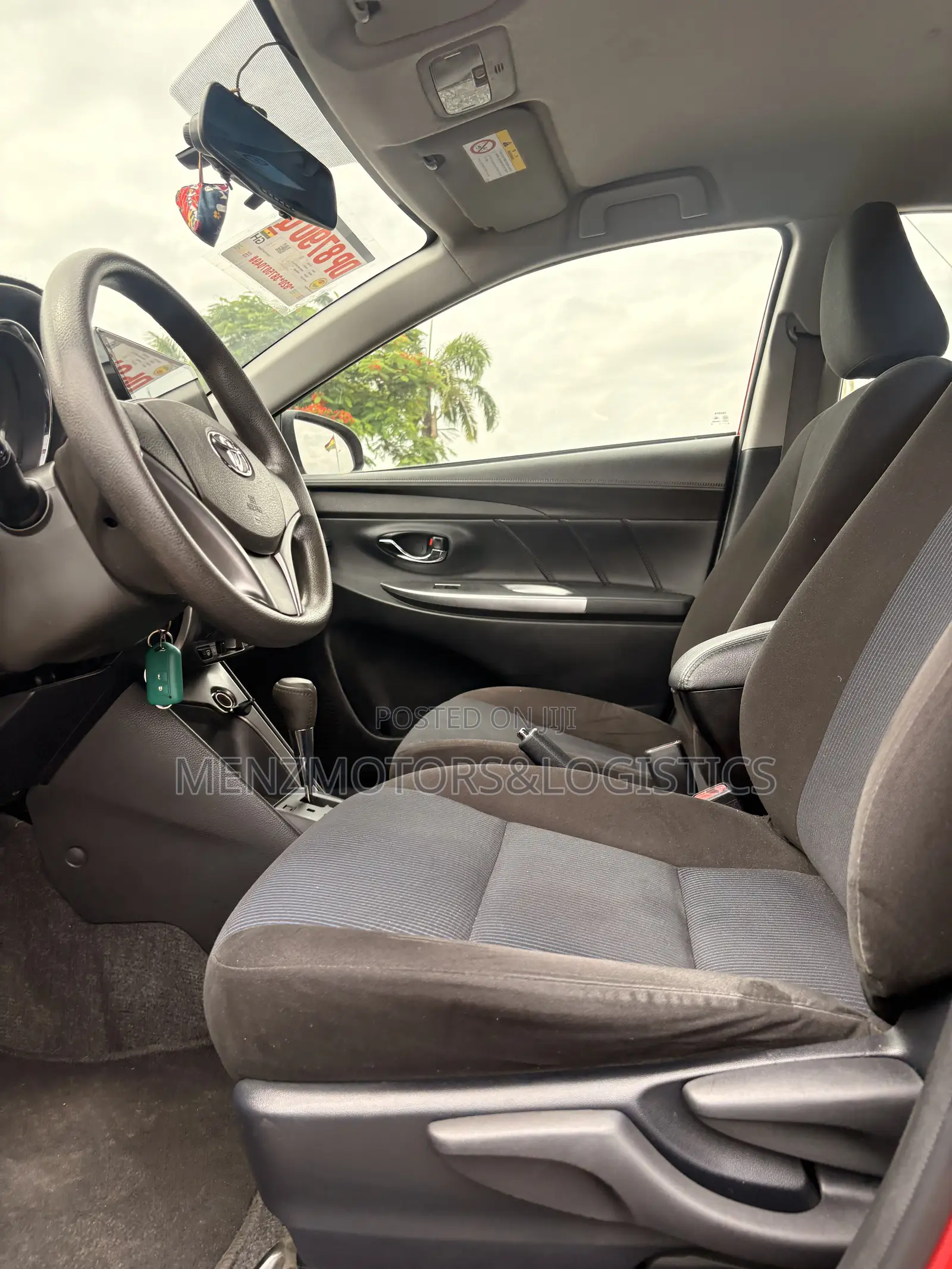 Toyota Yaris L Hatchback 5dr 2015 Red