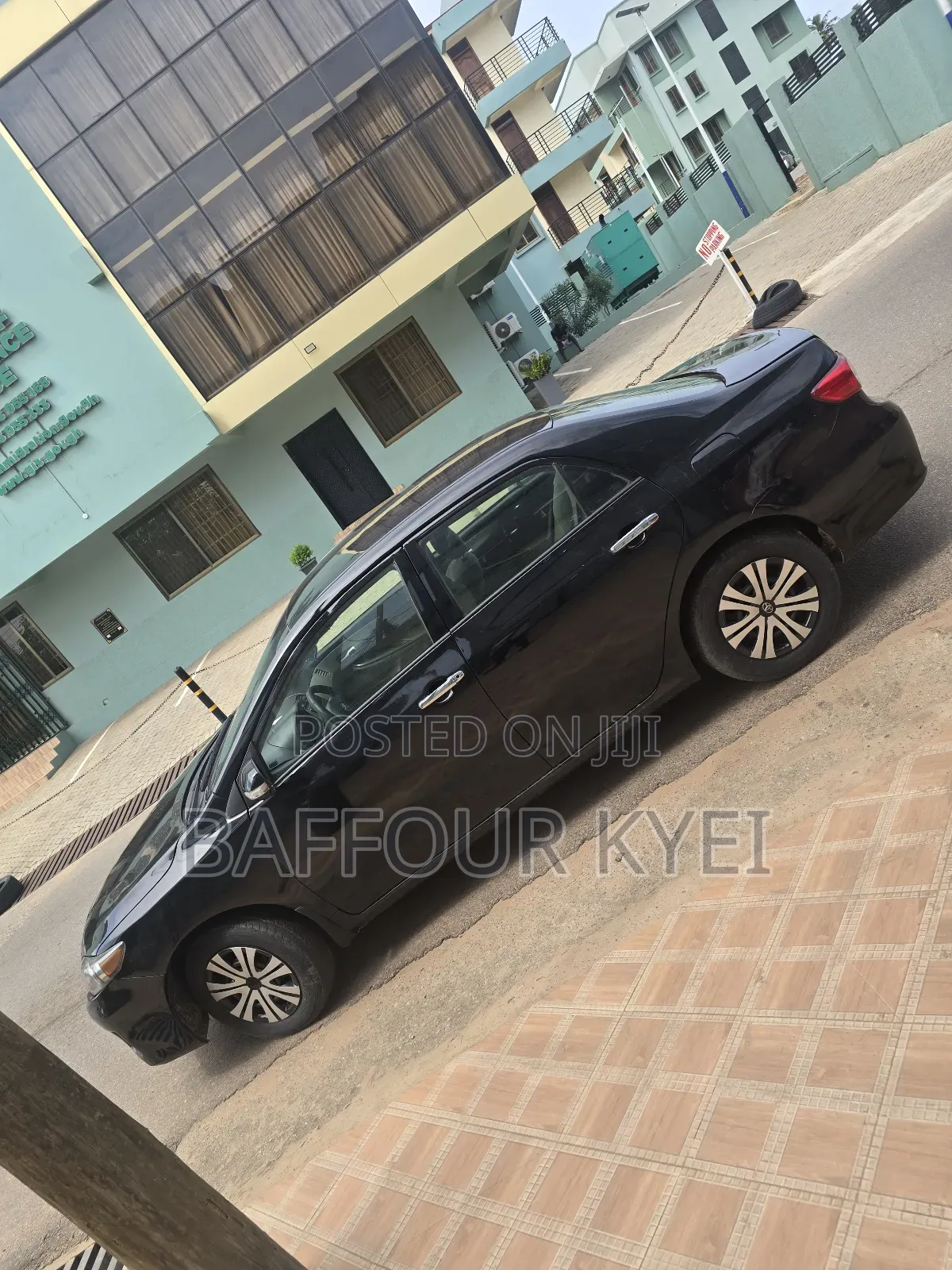 Toyota Corolla LE 4dr Sedan (1.8L 4cyl 4A) 2012 Black