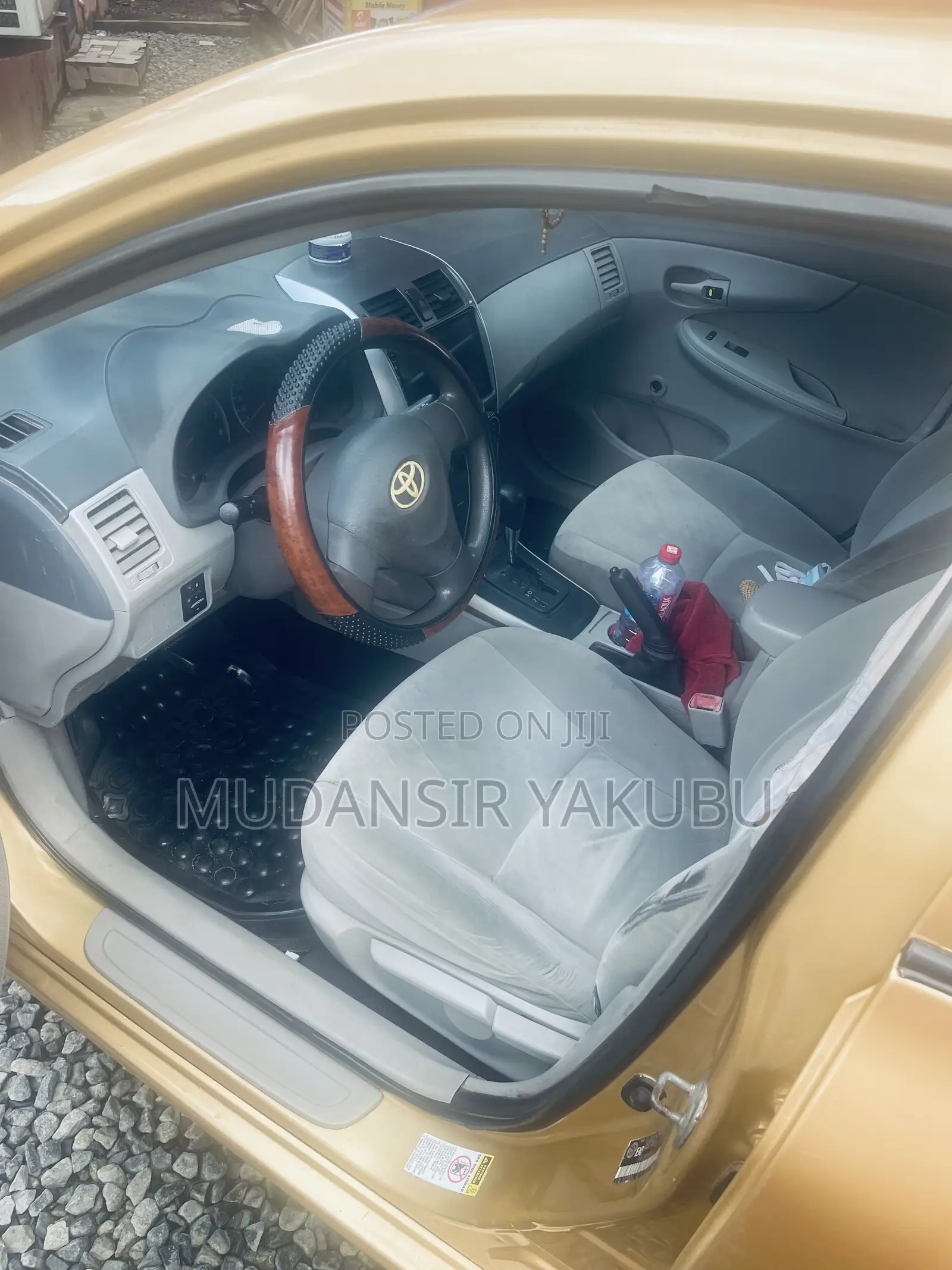 Toyota Corolla 2009 Gold