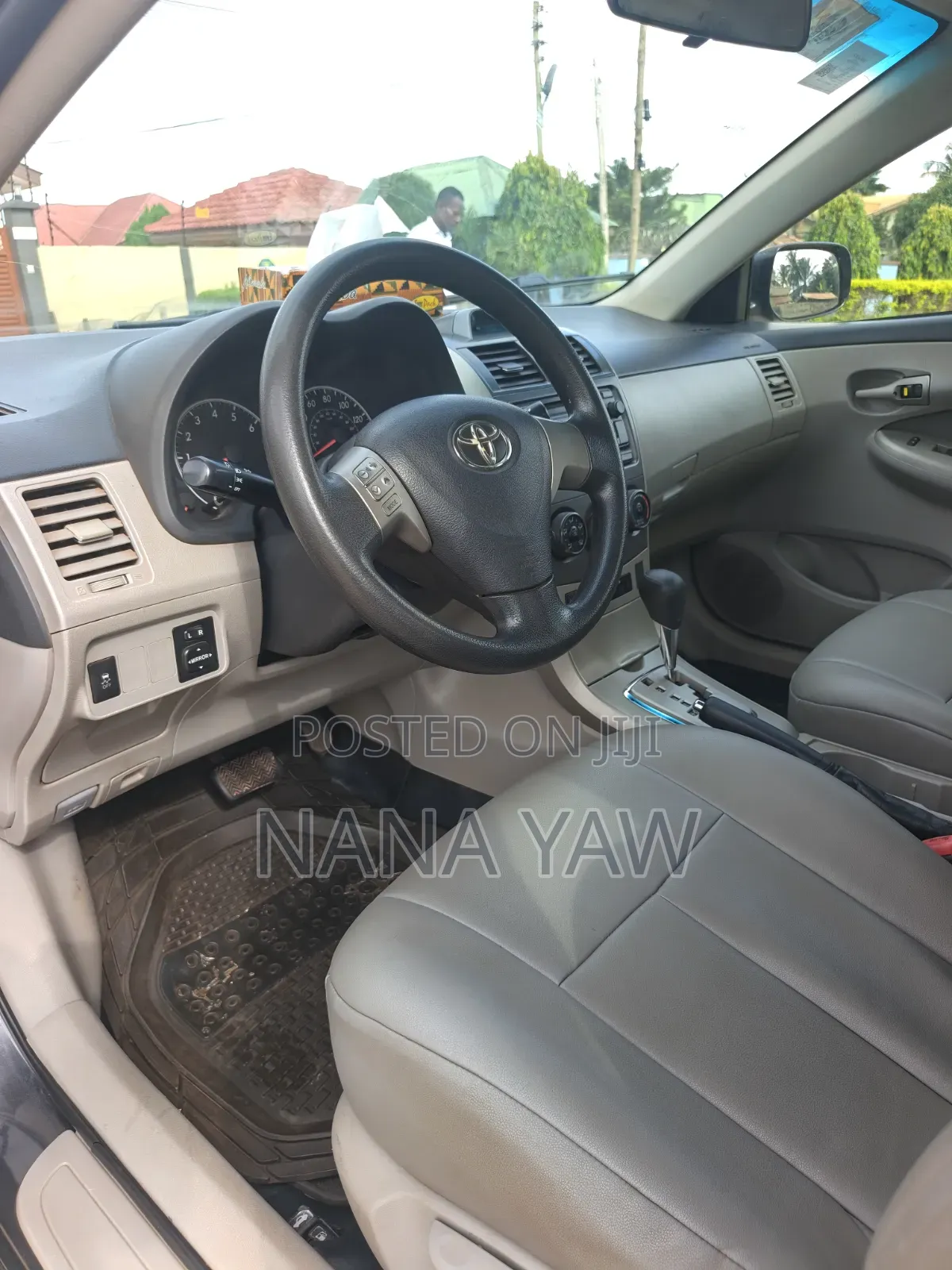 Toyota Corolla 2012 Gray
