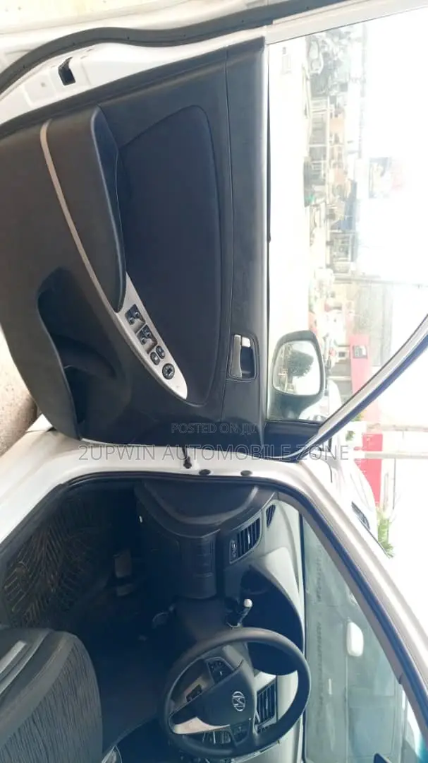 Hyundai Elantra 2013 White