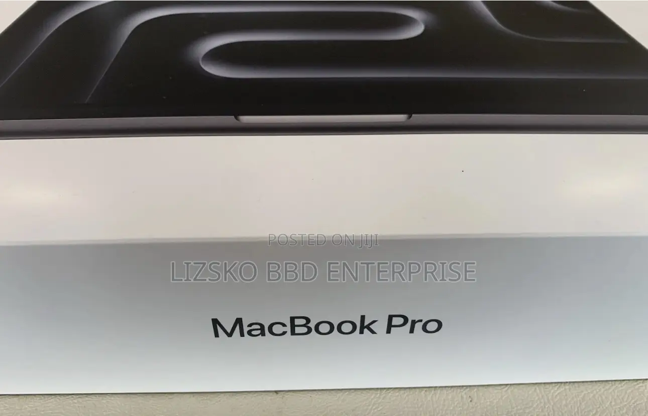 New Laptop Apple MacBook Pro 2025 M5 16GB Apple M5 Pro SSD 512GB