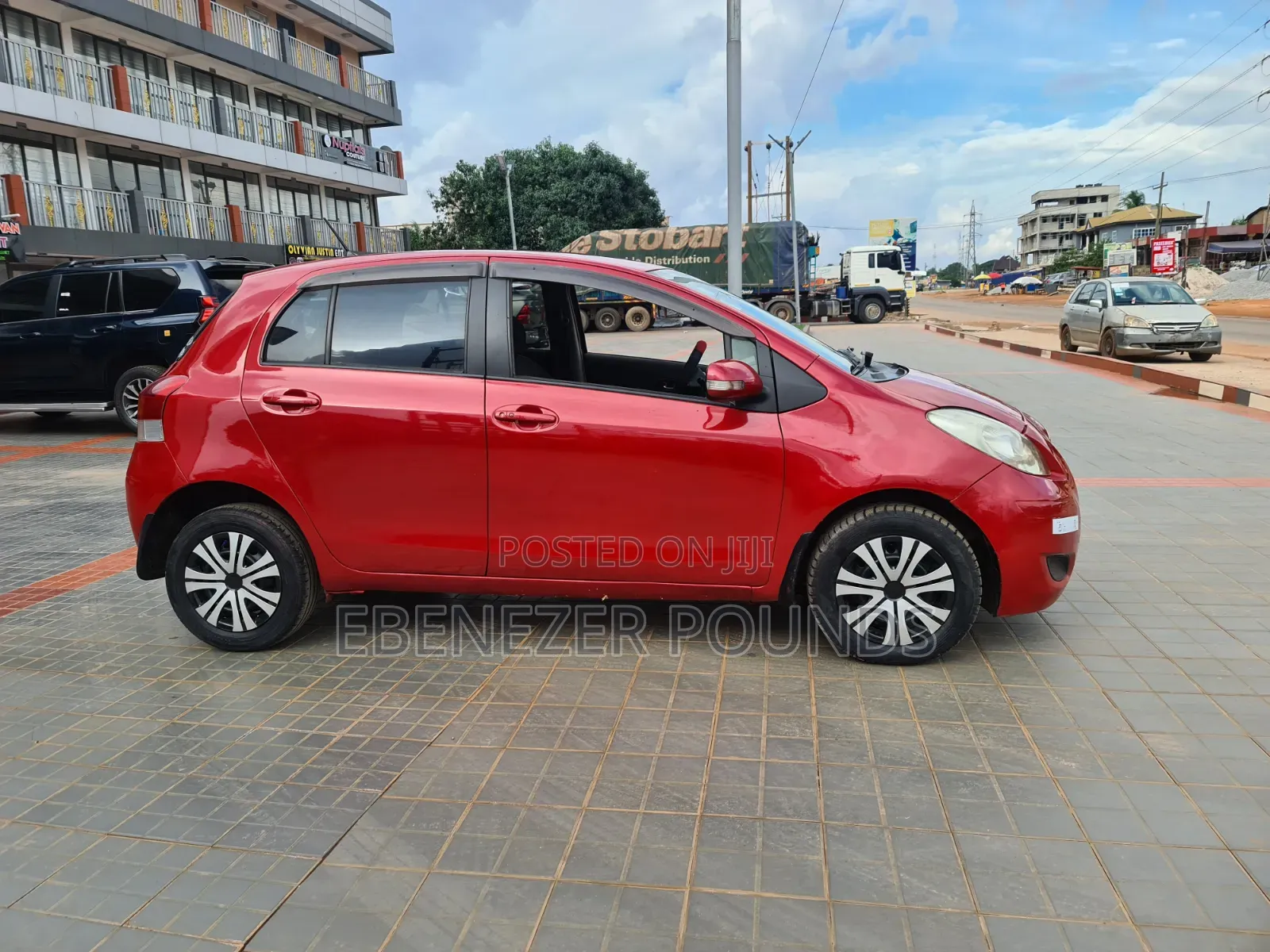 Toyota Vitz 2010 Red