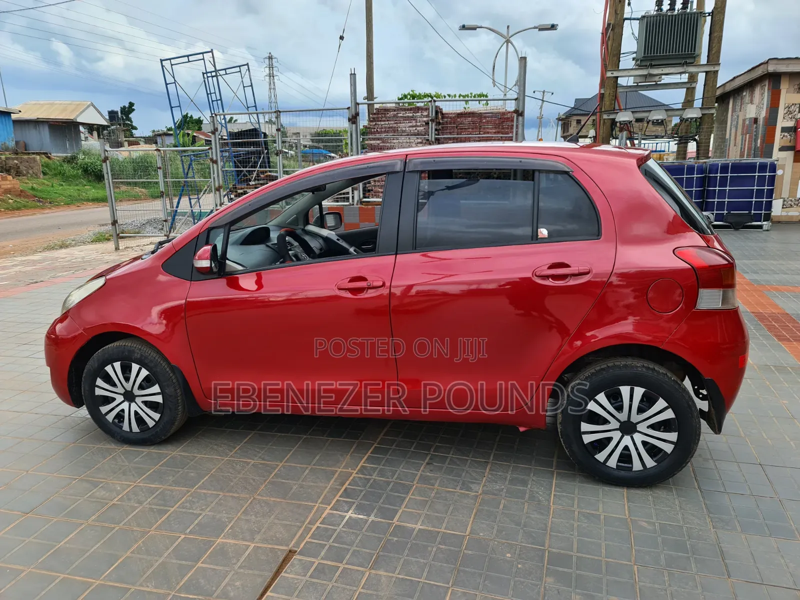 Toyota Vitz 2010 Red