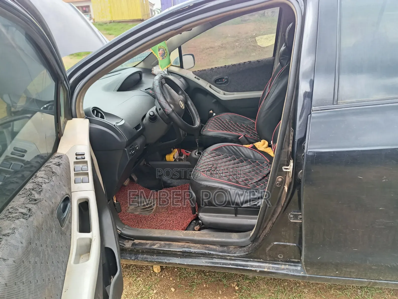 Toyota Vitz 2010 Black