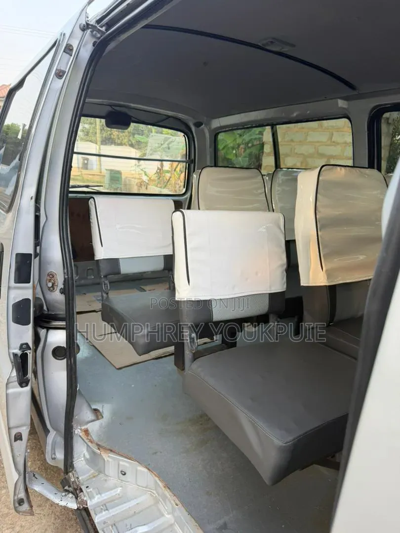 Toyota Grand HiAce 2005 Silver