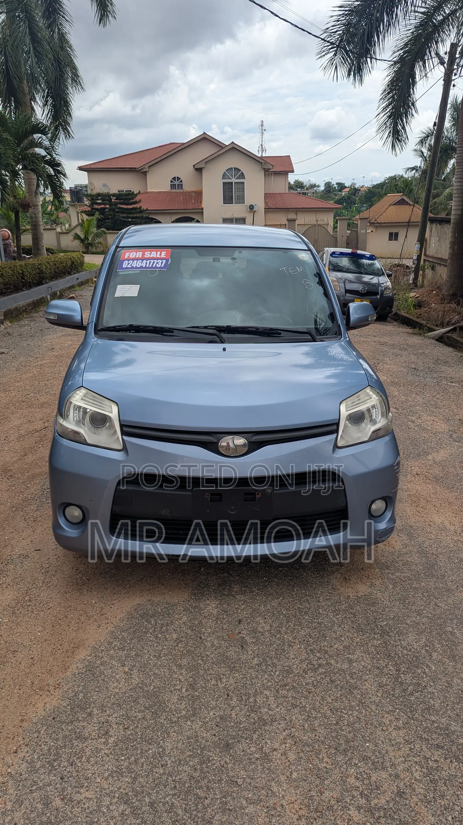 Toyota Sienta 2013 Blue