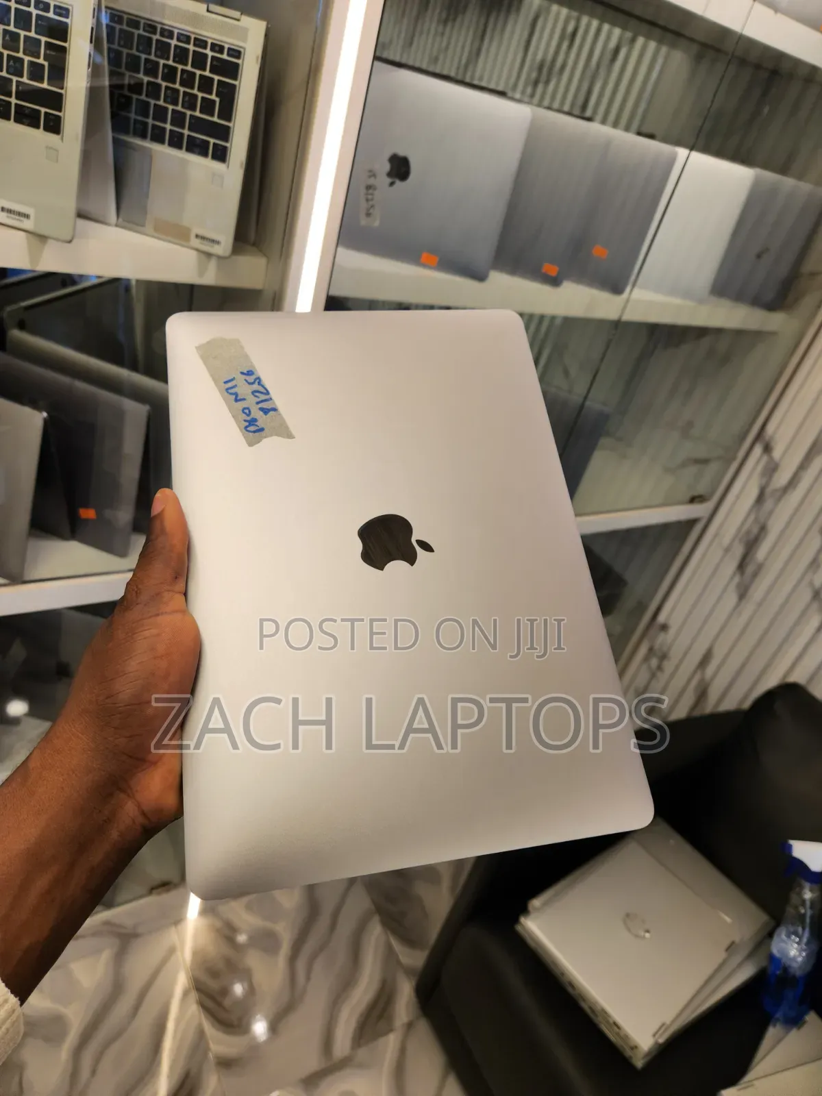 Laptop Apple MacBook Pro 2020 16GB Intel Core i5 SSD 1T