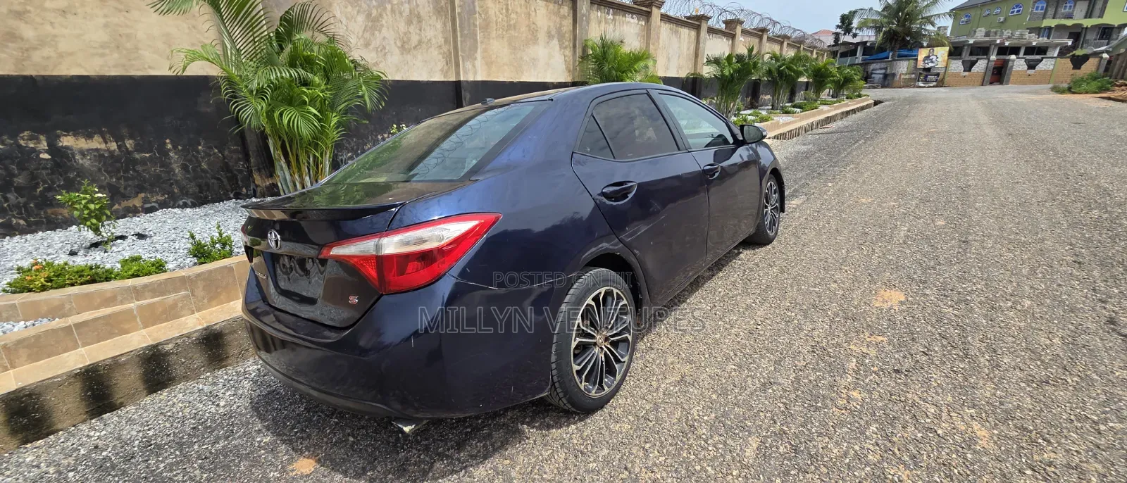 Toyota Corolla 2015 Blue
