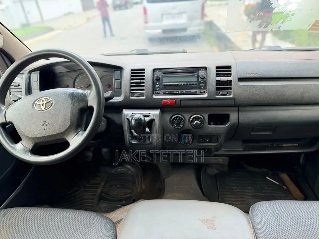 Toyota HiAce 2012 White
