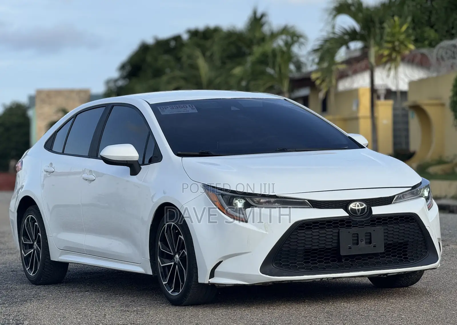 Toyota Corolla LE 2020 White