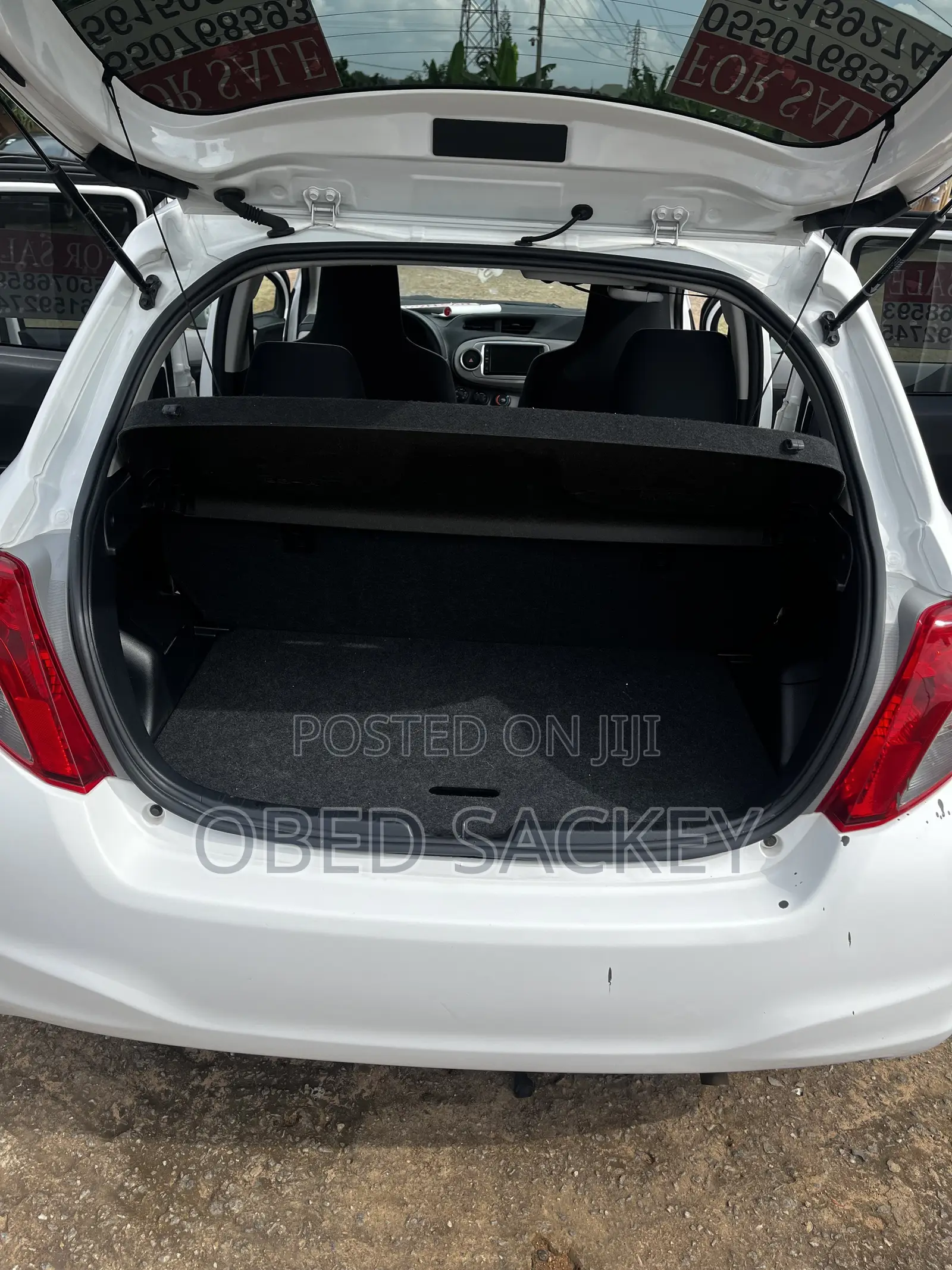 Toyota Vitz 1.3 AWD 3dr 2013 White