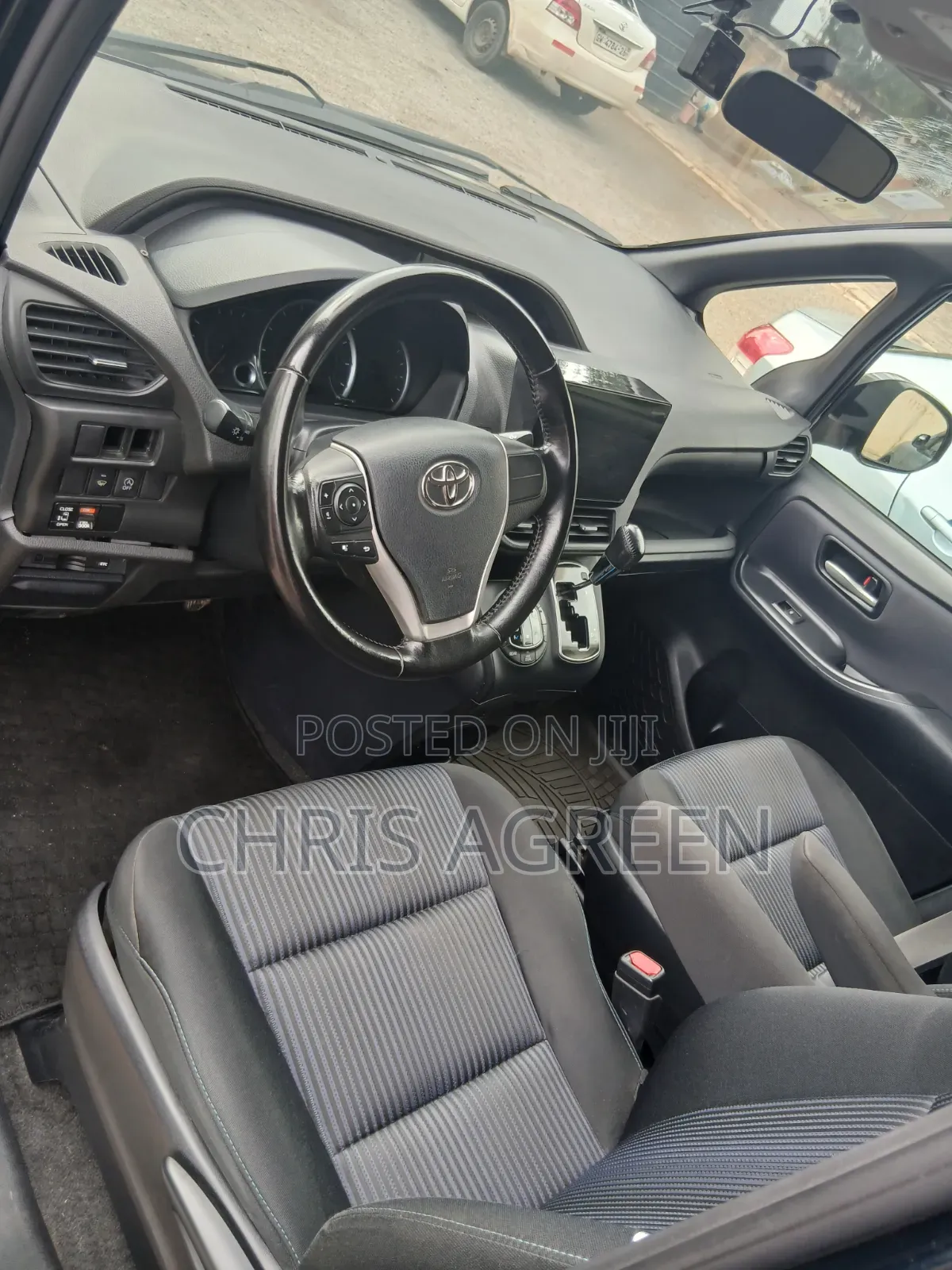 Toyota Voxy 2016 Gray