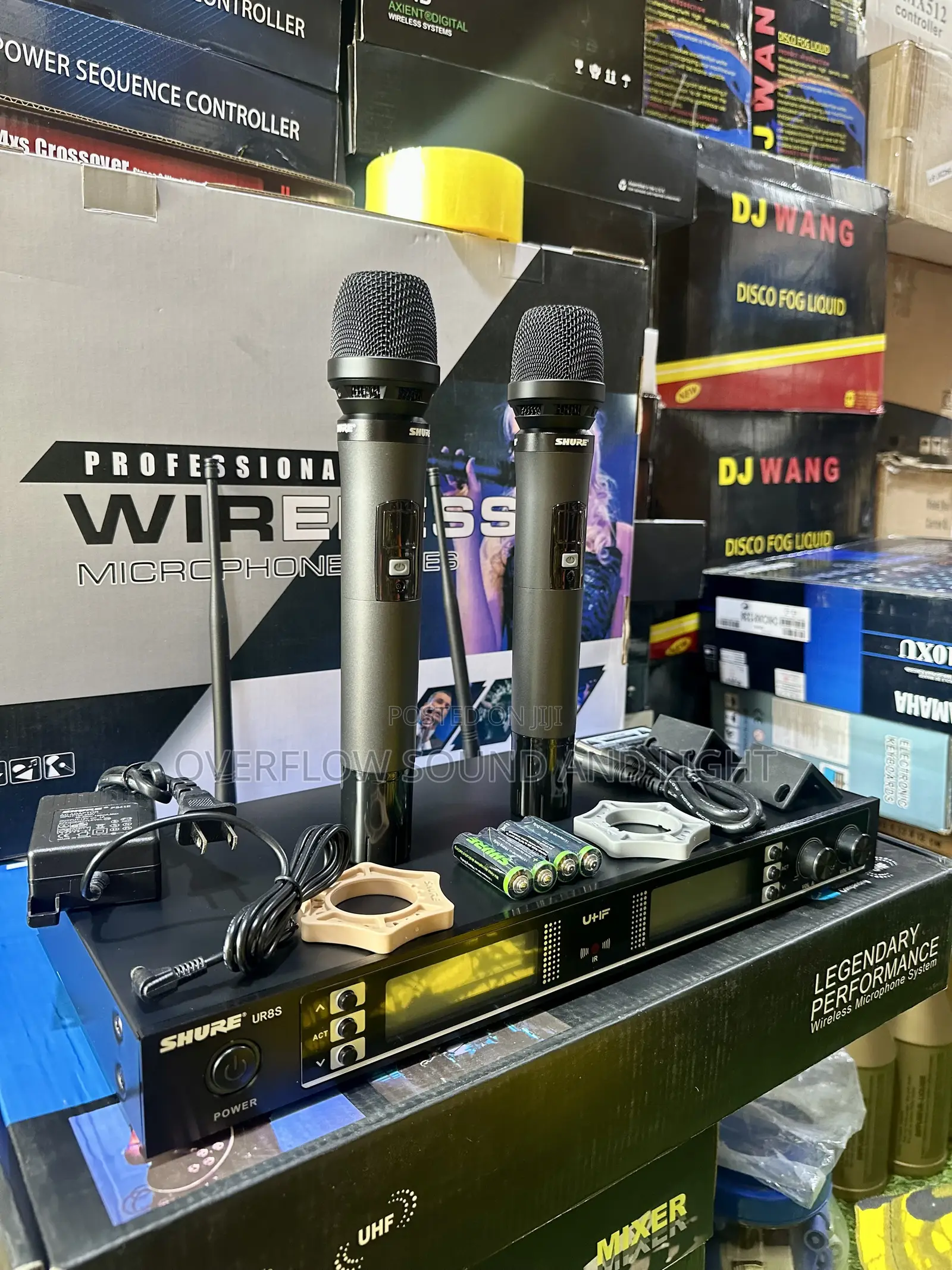 Shure Urs8 Dual Wireless Handheld Microphone Bundle