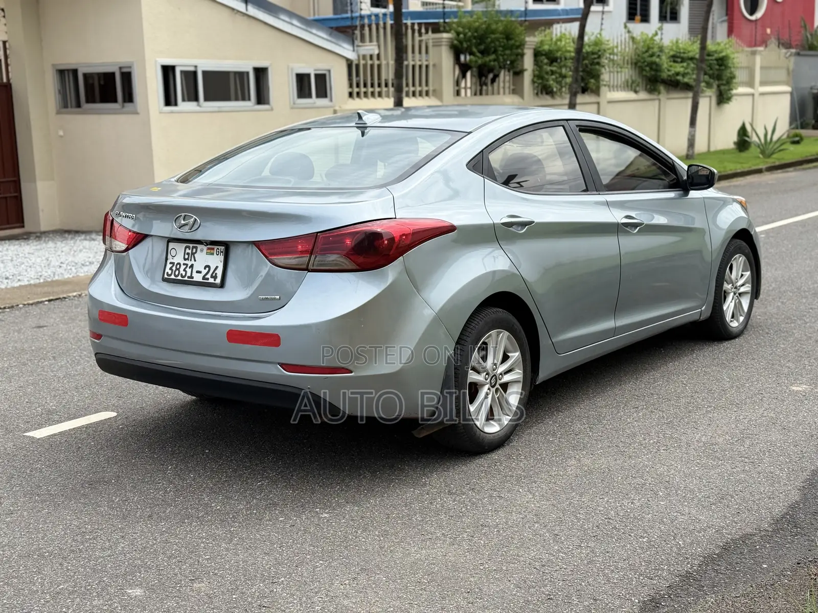 Hyundai Elantra SE Sedan FWD (1.8L 4cyl 6M) 2016