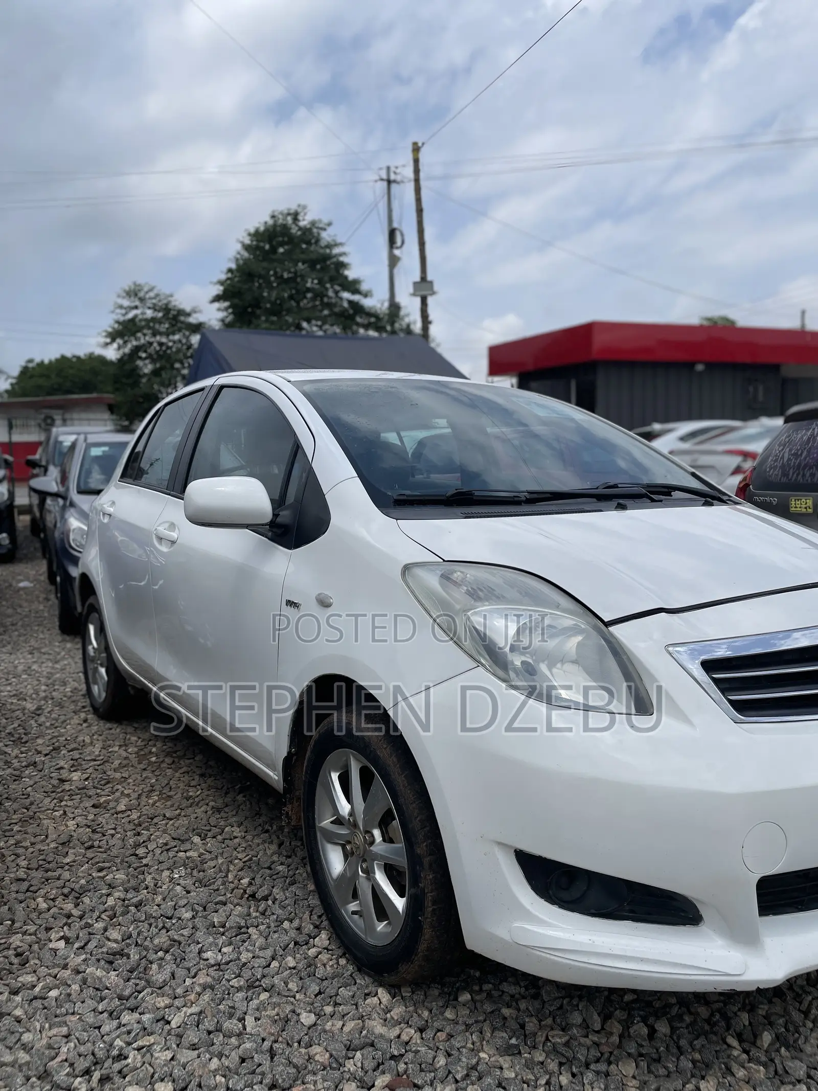 Toyota Yaris SE Hatchback 5dr 2013 White