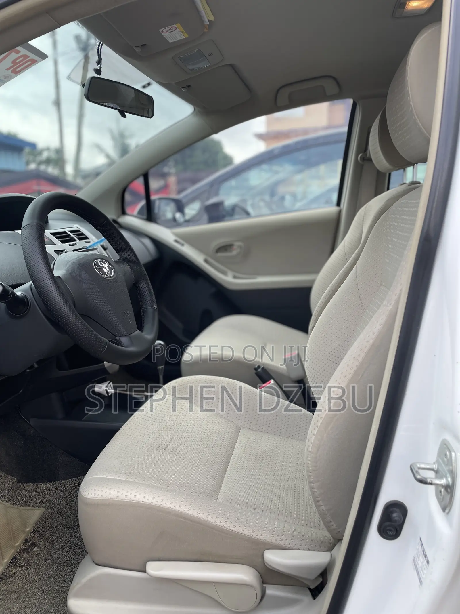 Toyota Yaris SE Hatchback 5dr 2013 White