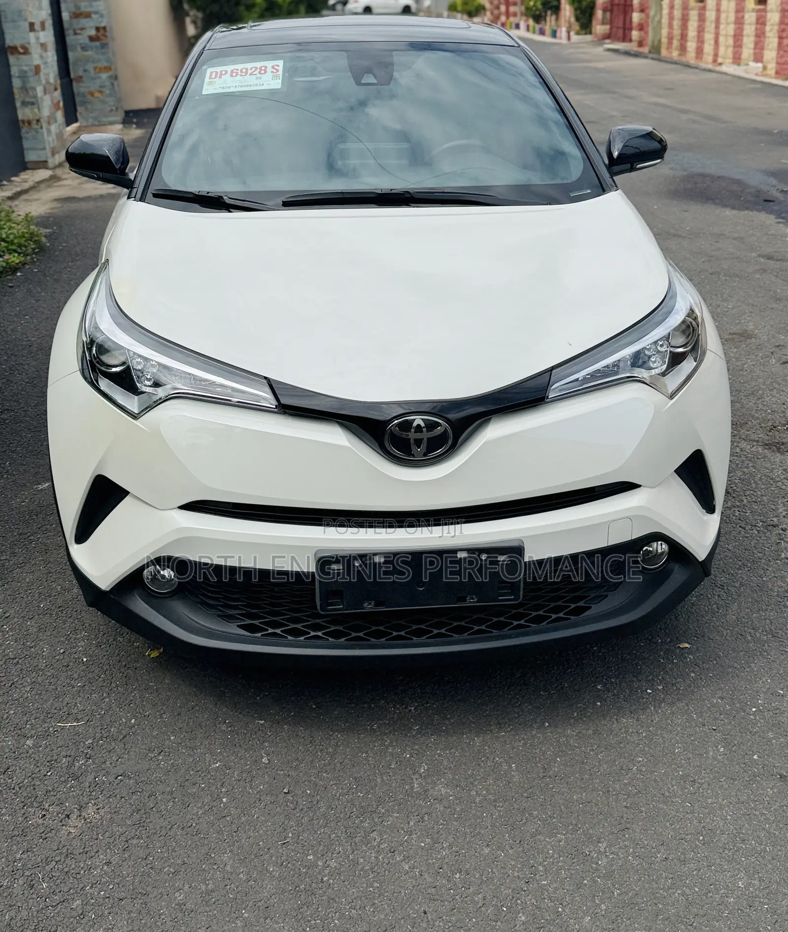 Toyota C-HR XLE 2021 White