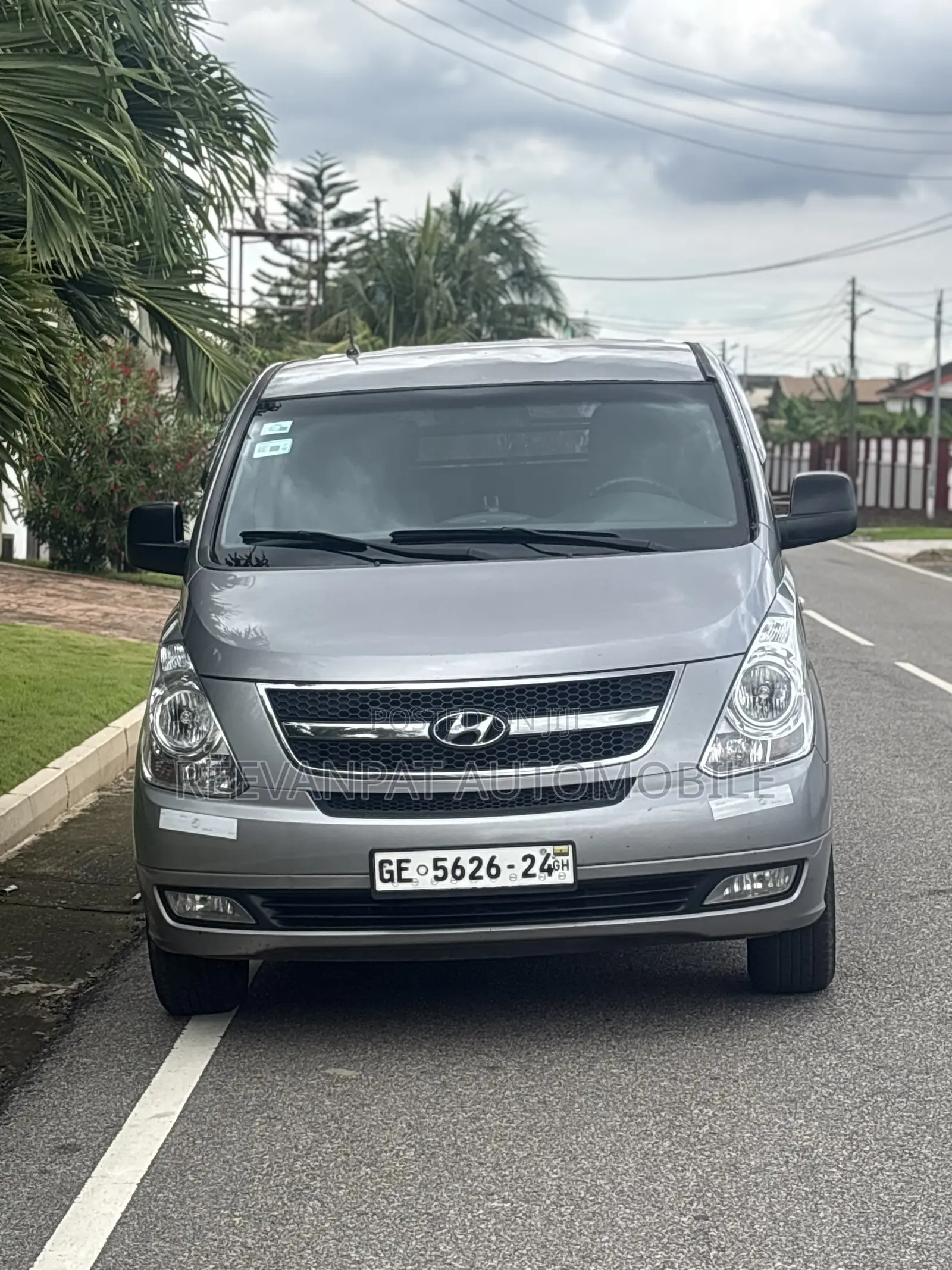 Hyundai H1 2015 Silver