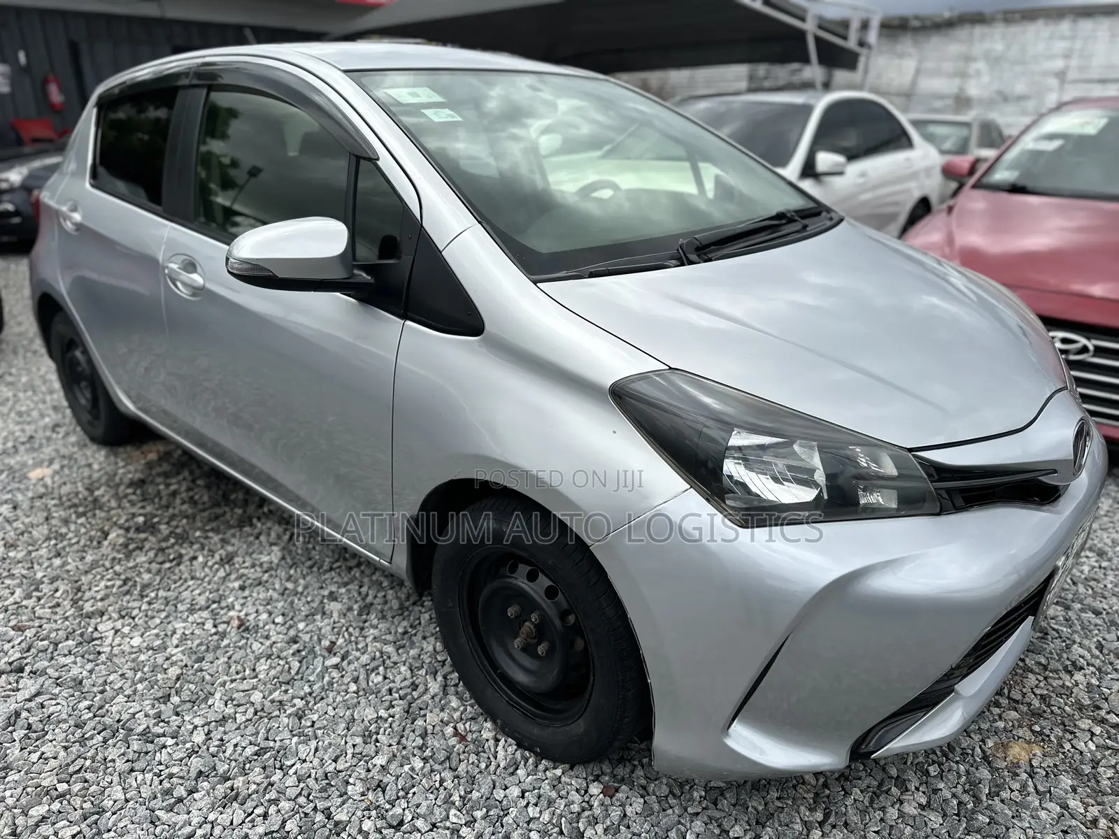 Toyota Vitz 2015 Silver