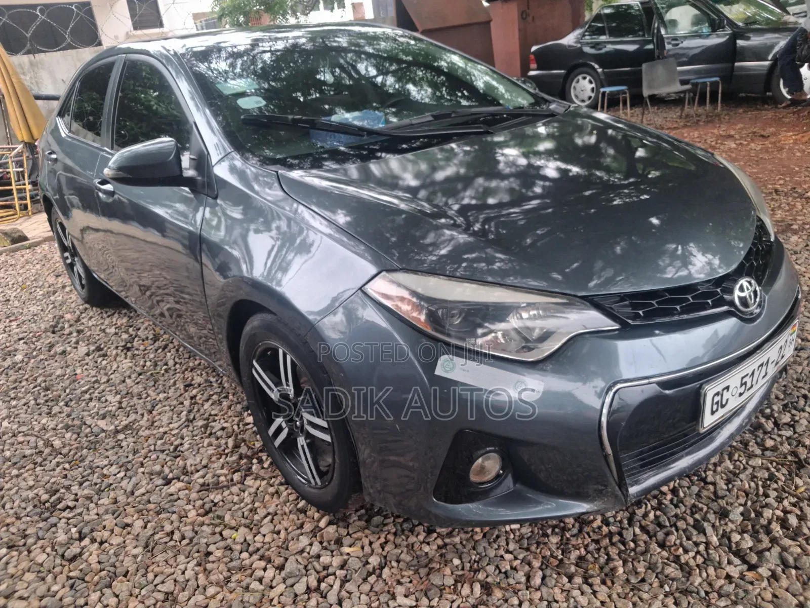 Toyota Corolla LE Plus 4dr Sedan (1.8L 4cyl CVT) 2015 Gray