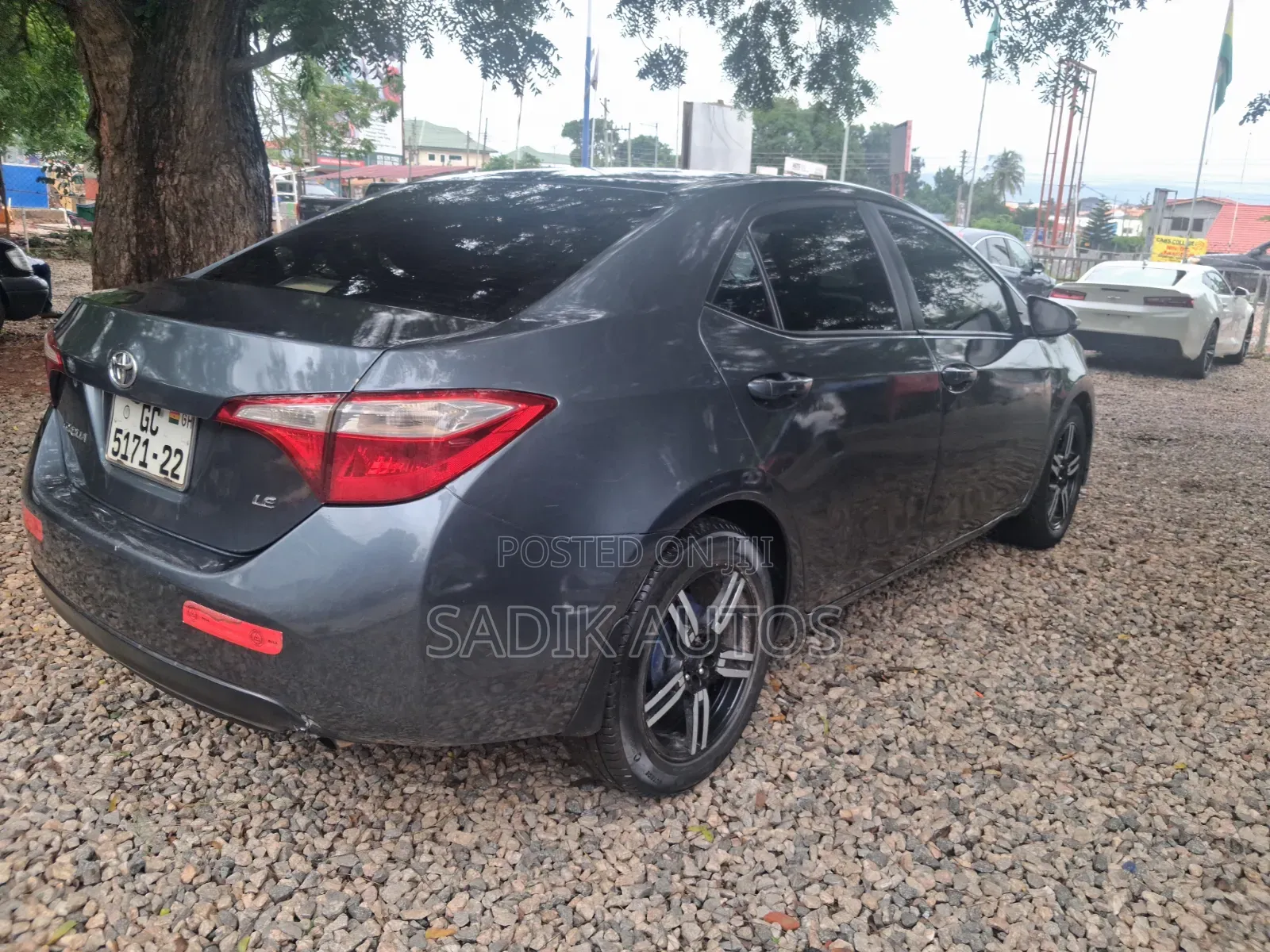 Toyota Corolla LE Plus 4dr Sedan (1.8L 4cyl CVT) 2015 Gray