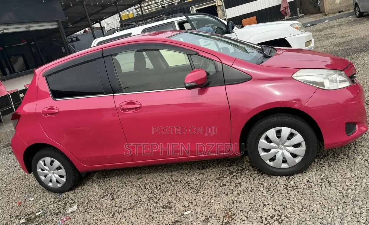 Toyota Vitz 1.3 FWD 5dr 2013 Pink
