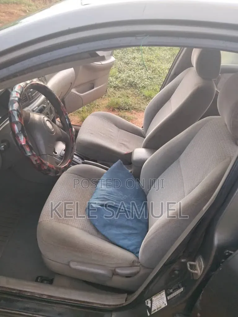 Toyota Corolla L 4-Speed Automatic 2013 Silver