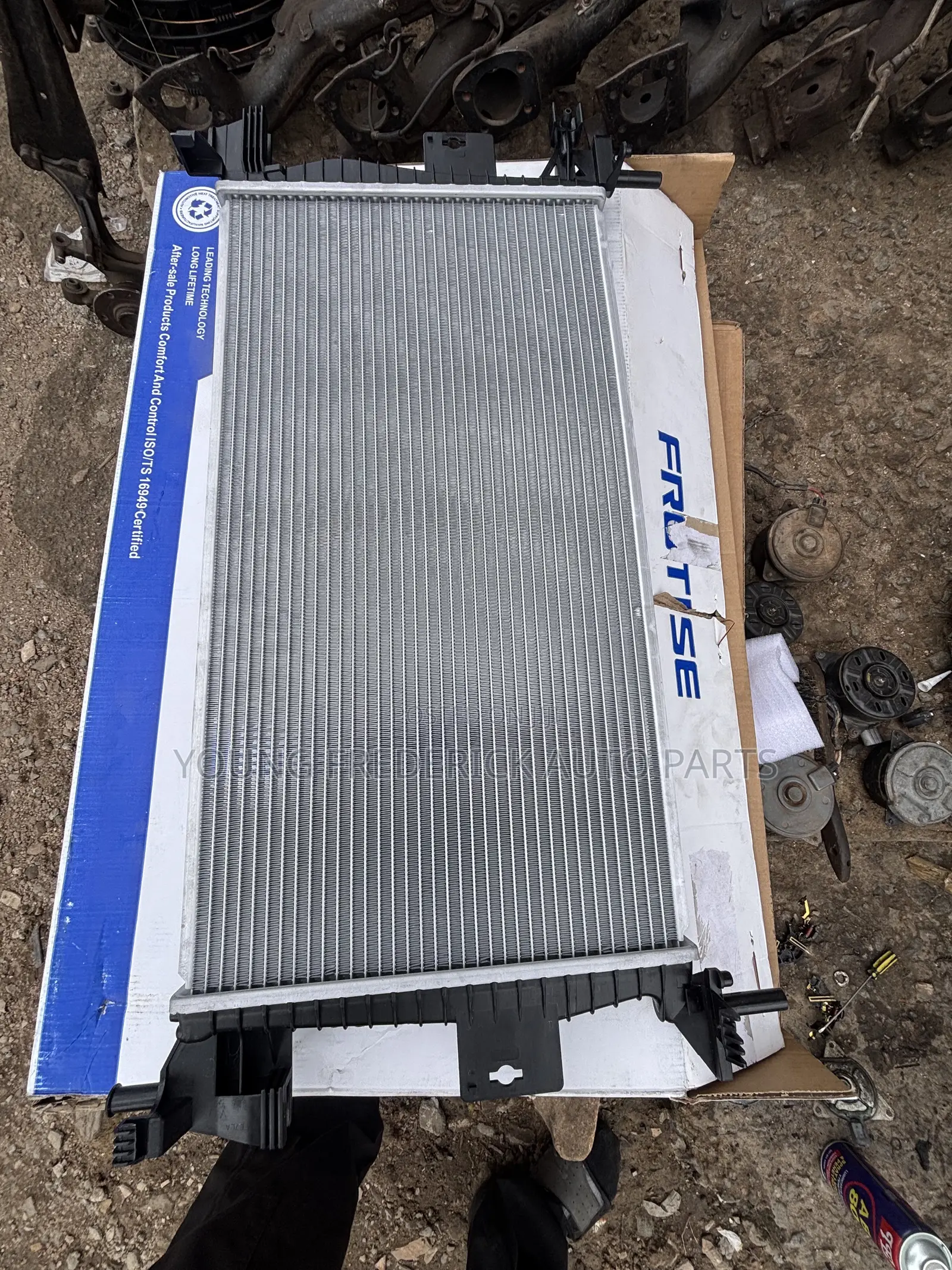Ford Focus 2012 2013 2014 Radiator/Tank
