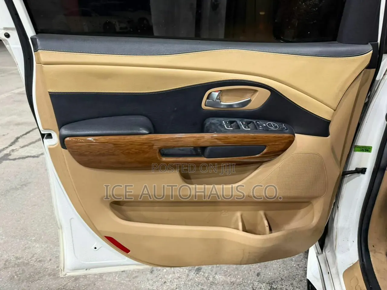 Kia Carnival 2014 White