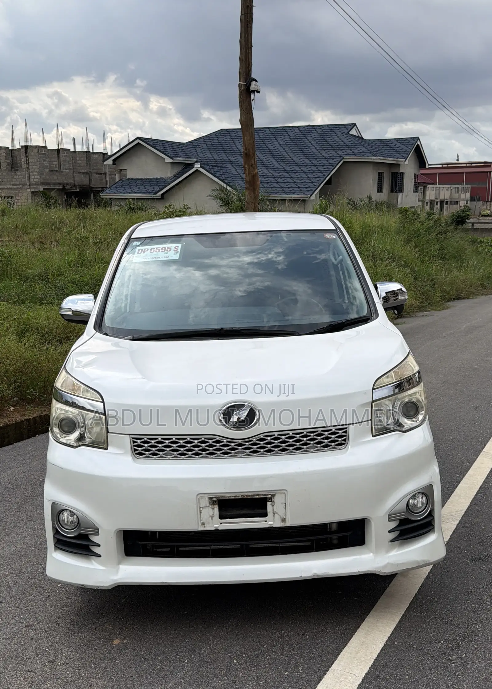 Toyota Voxy 2013 White